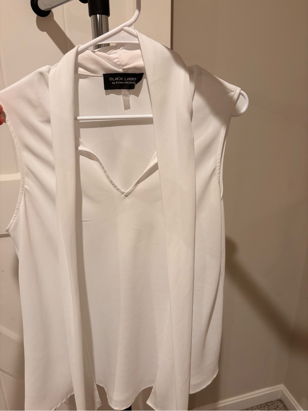 Evan Picone White Sleeveless Tie-Neck Camisole - Picture 3 of 4